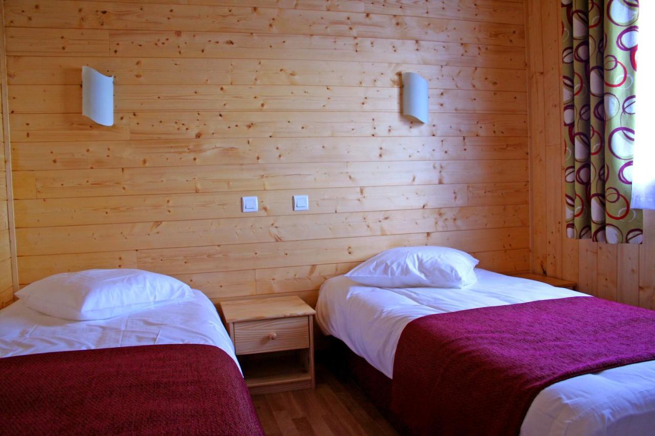 Chalets De Tremontagne 3 Etoiles Nanchez Exterior photo